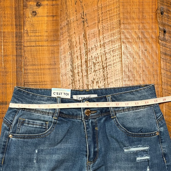 NWT C’est Toi Butt Magic Distressed Denim Shorts, Size Large - Picture 5 of 9